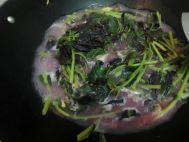 紅莧菜皮蛋湯的做法