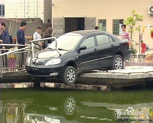 防止油門當剎車