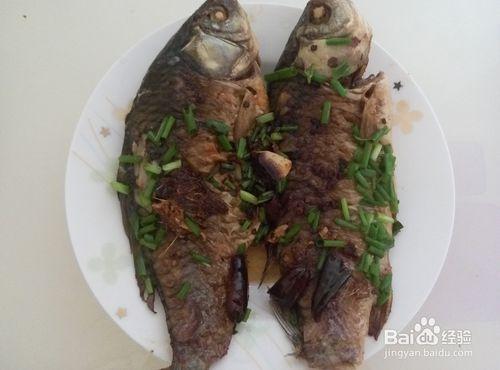 香煎鯽魚（家常燒鯽魚的做法）