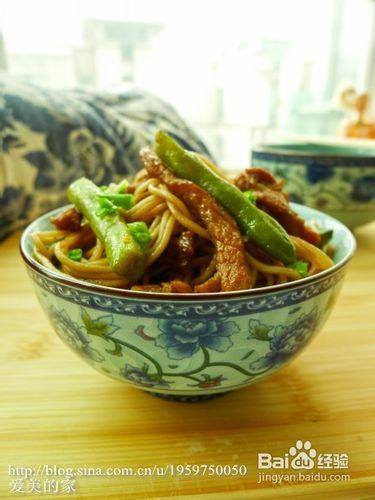 一道有面有肉有菜的經典家傳麵食—豆角燜面