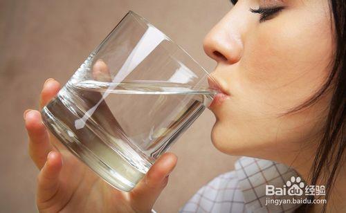 早晨一杯水對人體的重要性