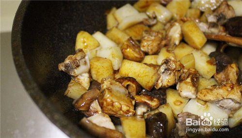 自制排骨土豆燜飯