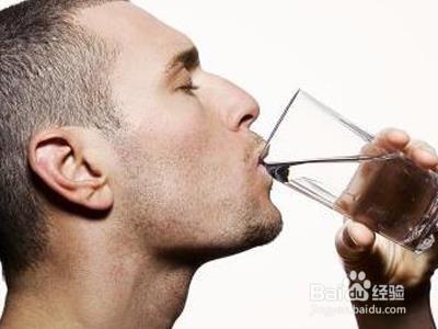 男人要如何喝水才有利於男性功能的正常發揮？