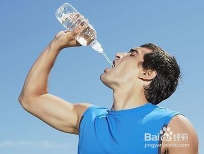 男人要如何喝水才有利於男性功能的正常發揮？