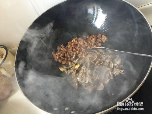 如何做臺蘑炒牛肉