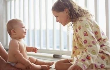 如何對四個月大的寶寶進行語言能力訓練
