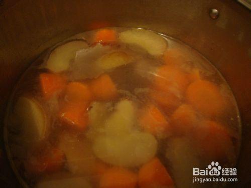 滋陰潤燥食療方——蘋果紅蘿蔔瘦肉湯
