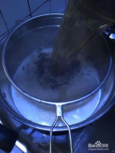 如何製作家庭新疆風味鹹奶茶