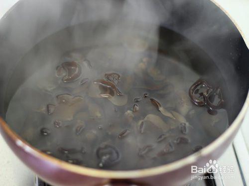 木耳怎樣才脆？怎麼樣拌木耳好吃？