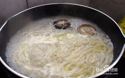 美味養生雞湯掛麵