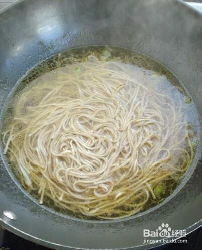 美味蕎麥雞絲湯麵