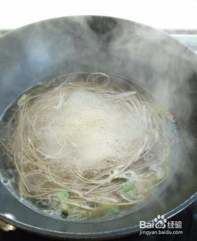 美味蕎麥雞絲湯麵