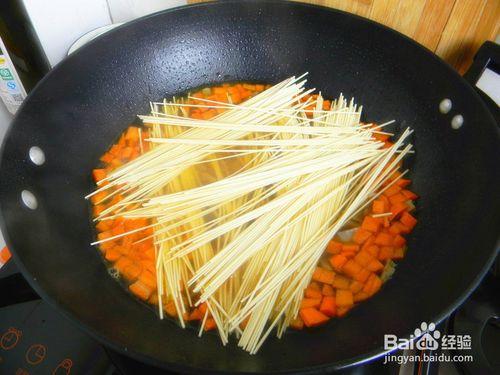 花樣主食——藕片胡蘿蔔面