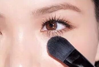 怎麼化妝可以遮蓋黑眼圈
