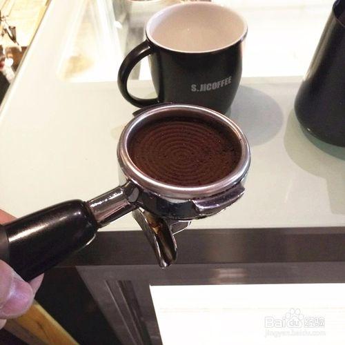 SCAE認證咖啡師教你在咖啡店該如何做好一杯拿鐵