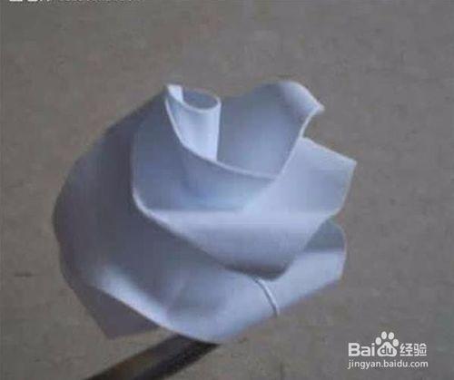 情人節手工DIY 白色手工紙玫瑰花的折法