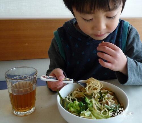 夏季嬰幼兒飲食要注意什麼？