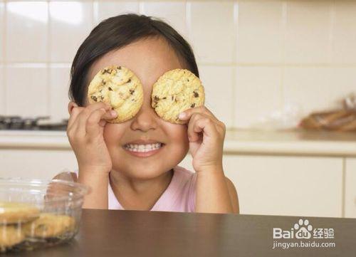 如何促進嬰幼兒的靈活性，並讓他們保證安全