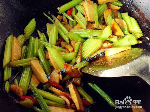 降血壓美食——芹菜炒豆乾