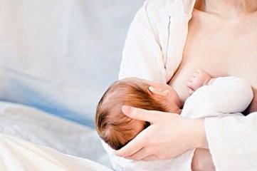 怎樣給嬰兒餵奶更健康 聽語音
