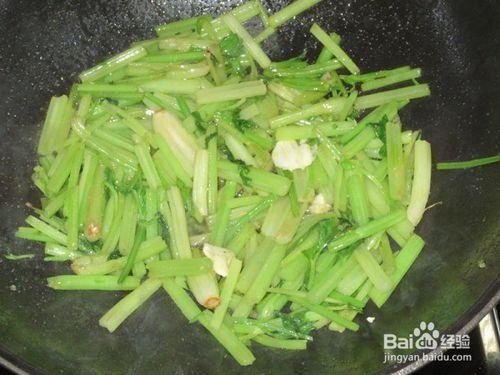 芹菜炒玉米腸