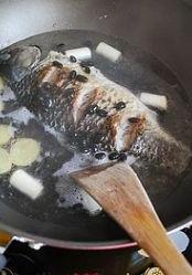 下奶湯紅棗黑豆鯉魚湯