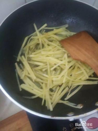 酸辣青椒土豆絲的家常做法