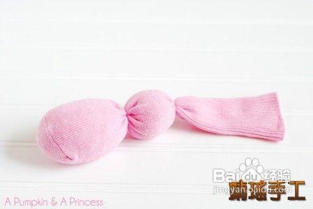 如何製作史上最簡單的襪子娃娃—可愛襪子小兔
