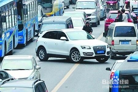 雨天開車的六大誤區