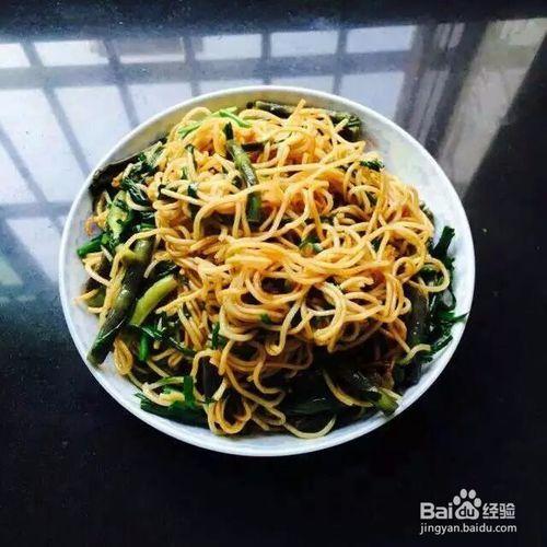 豇豆韭菜炒麵怎麼做？