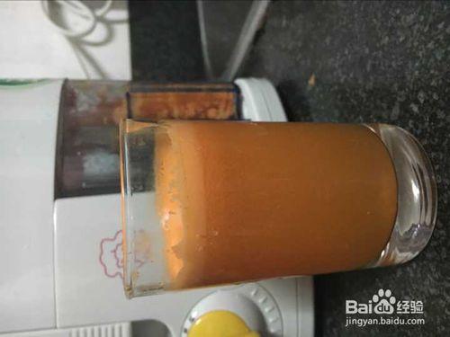 怎樣用榨汁機做蘋果胡蘿蔔汁