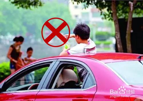 自駕接送孩子上下學乘車，父母要注意哪些？