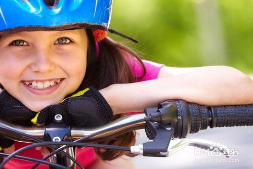 小孩學快速學騎自行車方法 學自行車的技巧