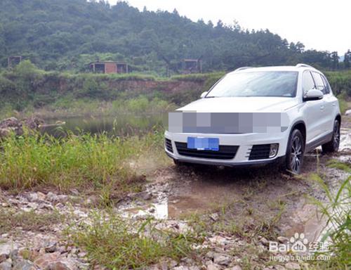 過泥濘路段車該怎麼安全的開？