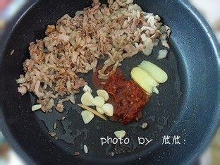 肉末豆腐泡