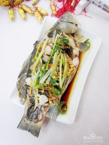 蒸出鮮甜美味的鯽魚