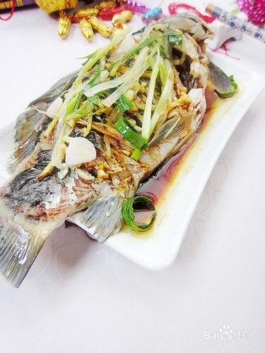 蒸出鮮甜美味的鯽魚