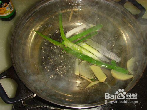 油麵筋灌肉蔬菜湯的做法