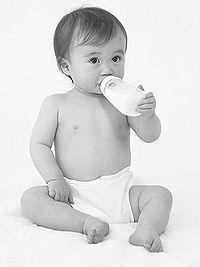 怎樣為新生兒選擇奶瓶和奶嘴