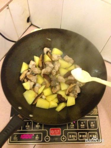 十里飄香：香菇土豆蒸排骨