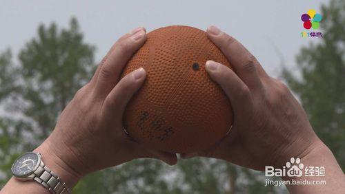 中考體育——實心球的技術動作解析