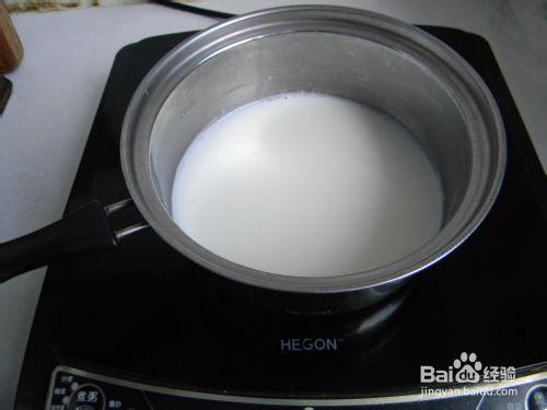 營養早餐——紅棗煮牛奶