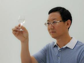 四招教你如何鑑別酒精勾兌酒