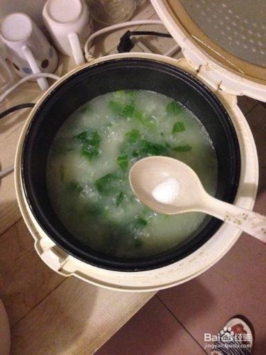 懶人無油煙晚餐：生滾芥菜瘦肉濃粥