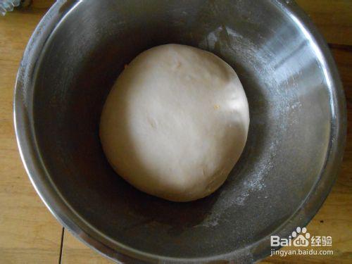 怎樣簡單扭出漂亮造型的椰蓉麵包