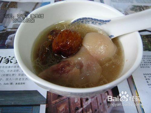 過年南方人喜食的滋補靚湯－－【蜜棗豬蹄湯】