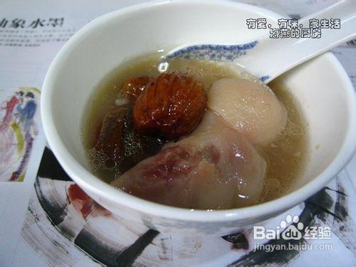 過年南方人喜食的滋補靚湯－－【蜜棗豬蹄湯】