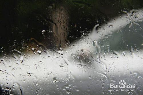 雨天車窗玻璃起霧怎麼辦