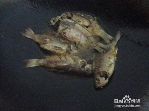 如何做寶寶開胃鯽魚——醋蒸鯽魚