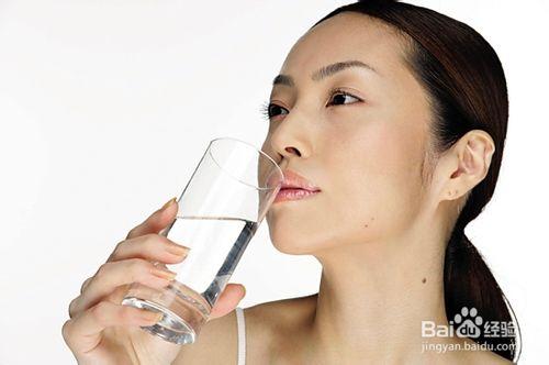 排毒養生：每日飲水的時間及功效